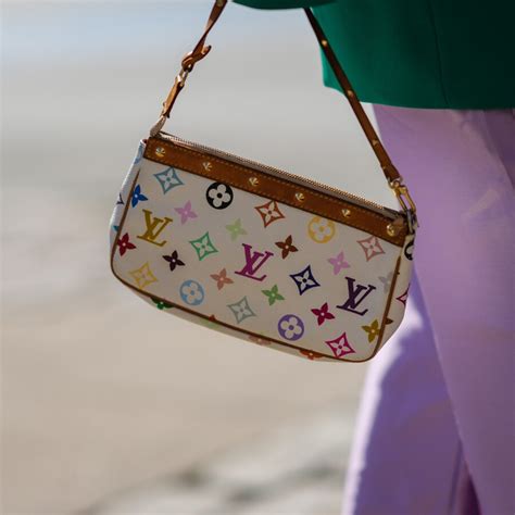 fond de teint louis vuitton|Louis Vuitton handbags.